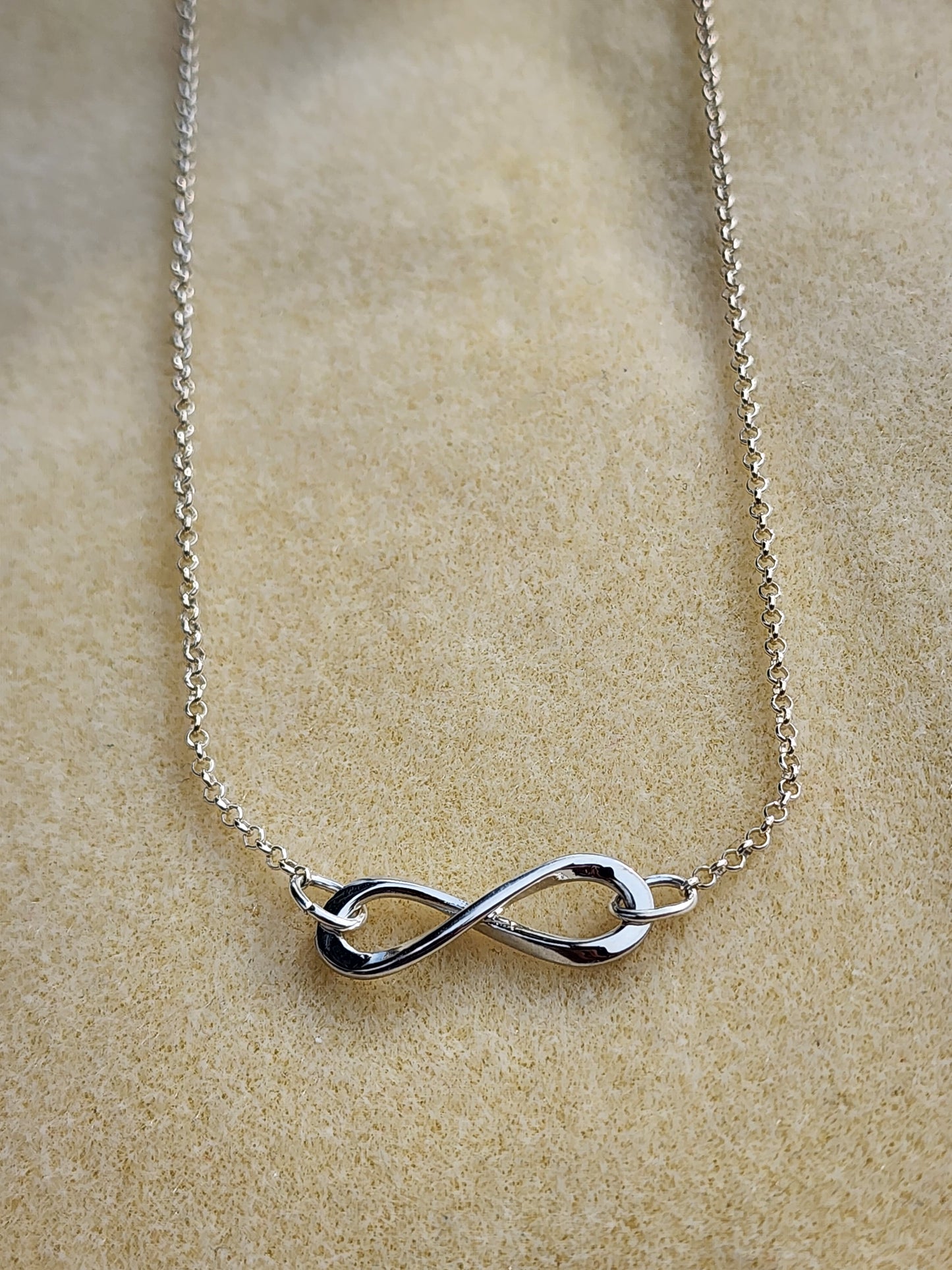 Single Infinity with Rollo Chain